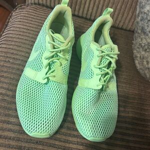 Nike Roshes shoes size 7